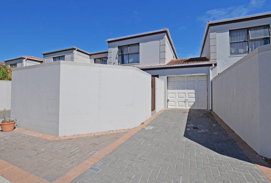 2 Bedroom Property for Sale in Parklands Western Cape